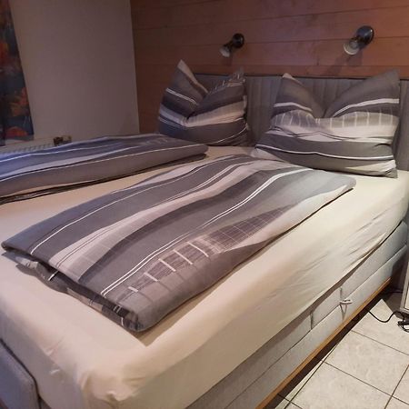 Gasthof Erzherzog Rainer - Zimmer Und Ferienwohnung Kössen Kamer foto