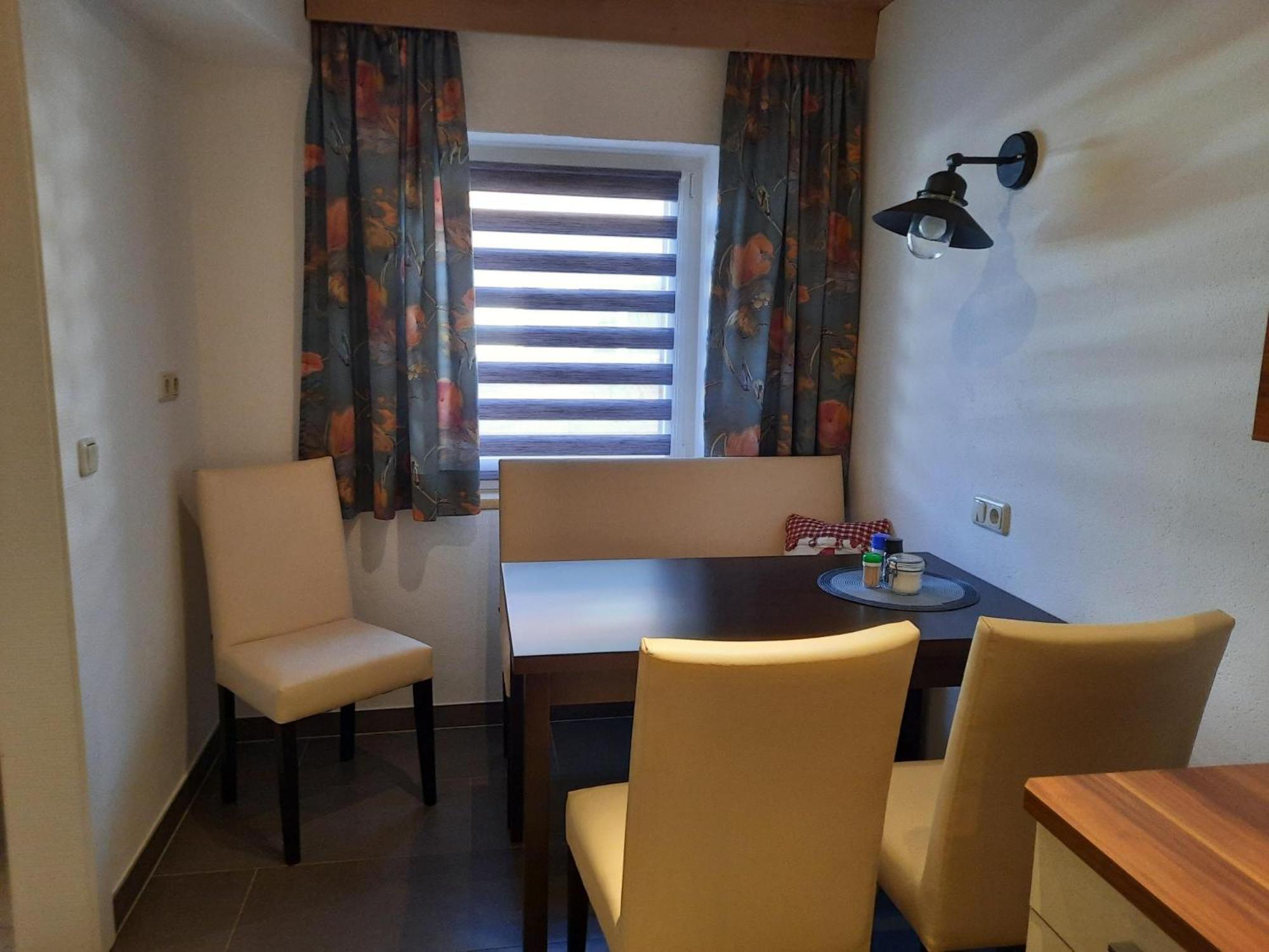 Gasthof Erzherzog Rainer - Zimmer Und Ferienwohnung Kössen Kamer foto