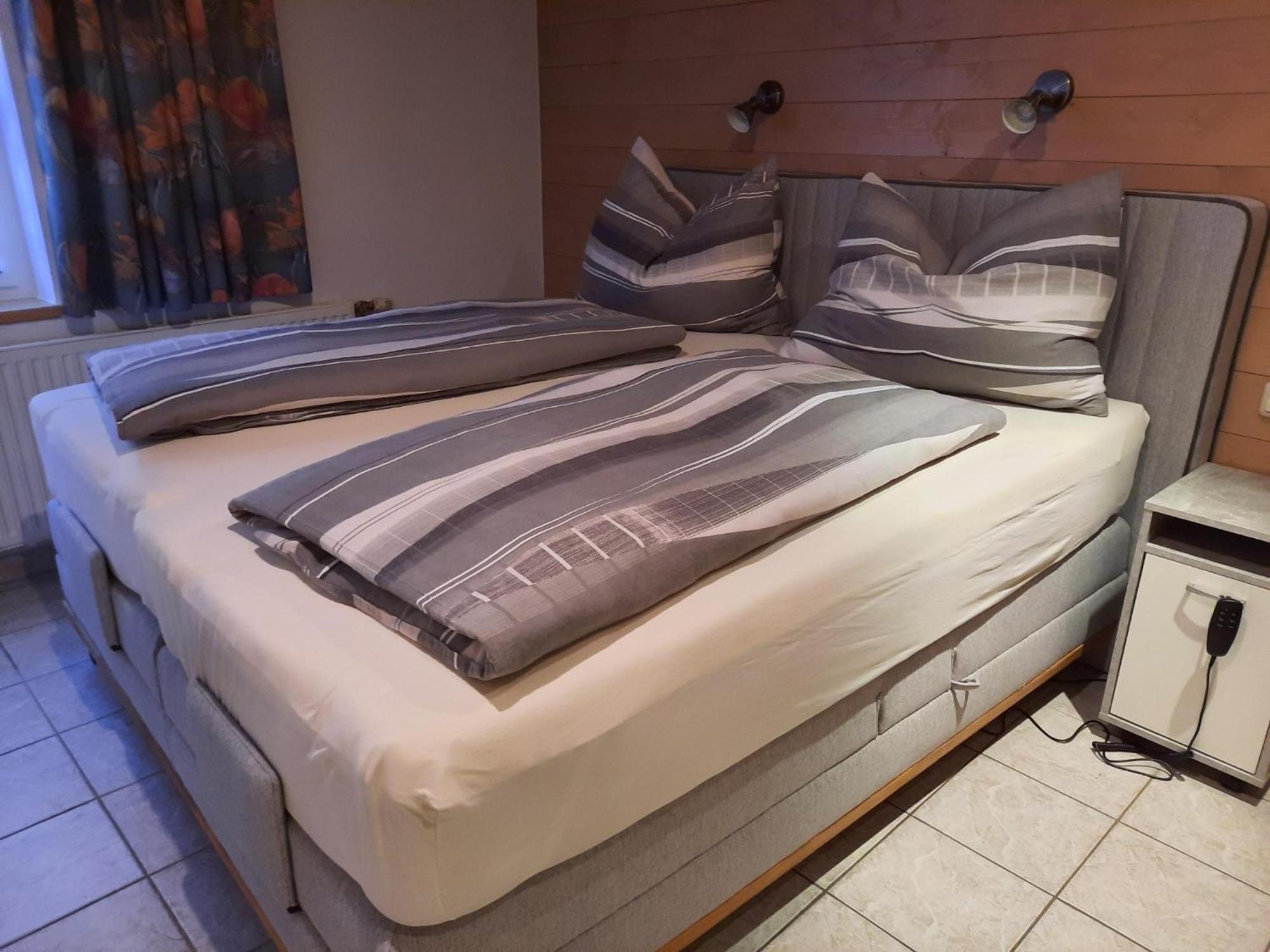 Gasthof Erzherzog Rainer - Zimmer Und Ferienwohnung Kössen Kamer foto