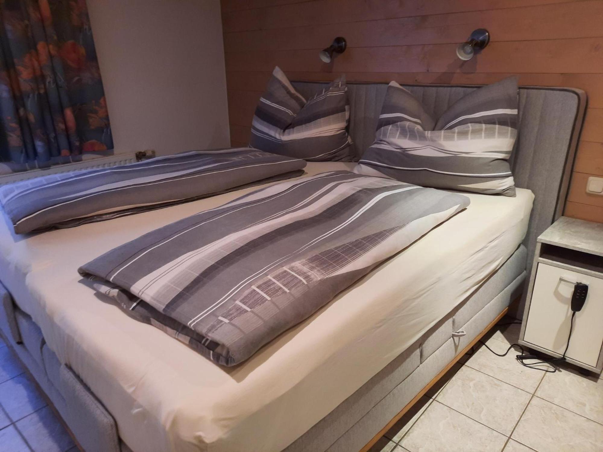 Gasthof Erzherzog Rainer - Zimmer Und Ferienwohnung Kössen Kamer foto